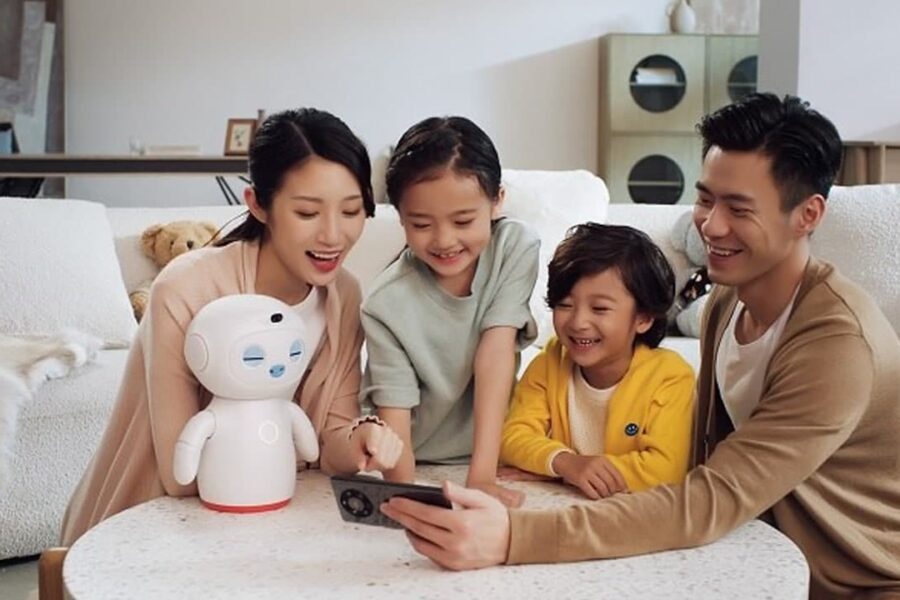 اولین ربات آموزشی هواوی با نام Huawei Assistant Wizard معرفی شد